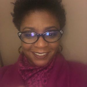 Meet your Posher, Raquel